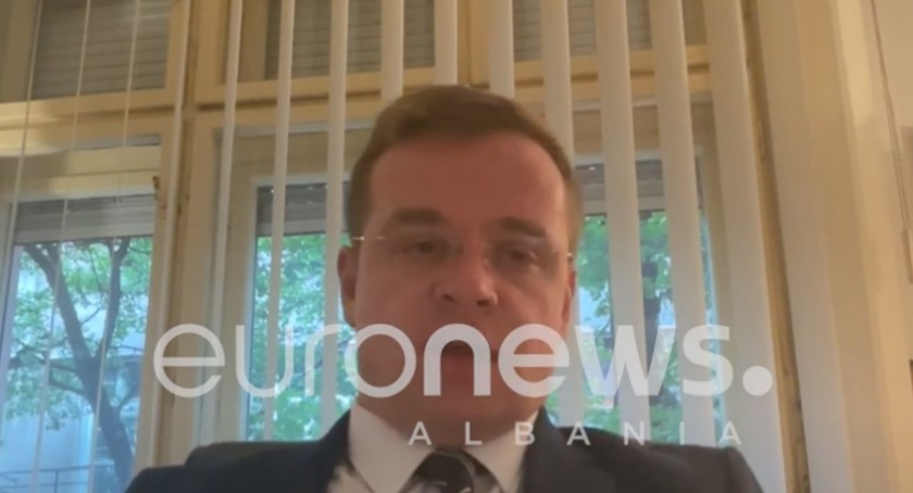 Avokati serb tregon arsyen se pse ai vetë kallëzoi Radojiçiçin