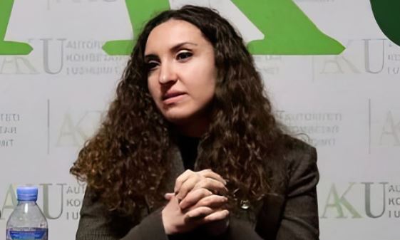 Jep dorëheqjen drejtorja e AKU/ Jeta Deda: Ka qenë nder të shërbeja në këtë detyrë