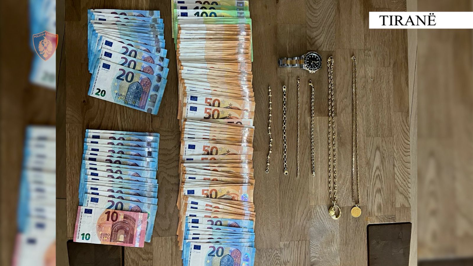 Vodhi mijëra euro dhe aksesorë florir në banesën në Tiranë, arrestohet i riu