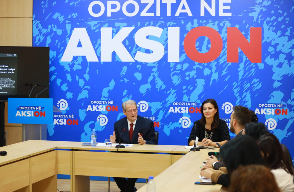 Kaosi në Kuvend| Berisha: Beteja synon të zgjojë luanët në zemrat e shqiptarëve