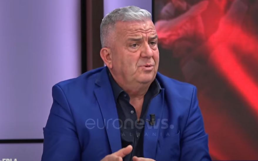 “Nuk ka bileta për burra jo më për gra”, provokon gazetari: Ky stadium është i vogël