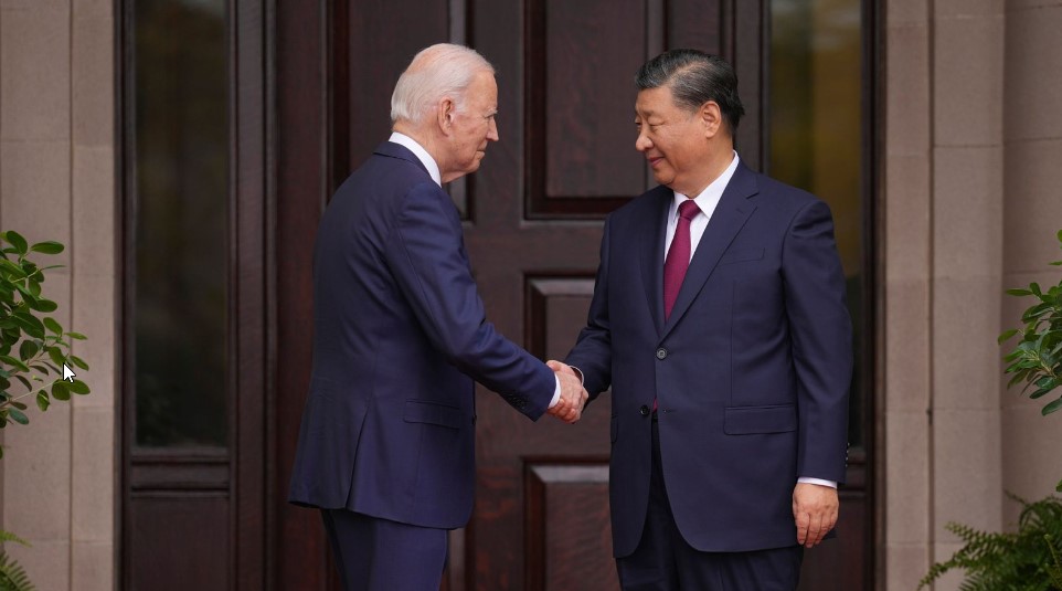 Biden-Xi Jinping: Të rihapen komunikimet ushtarake mes forcave amerikane e kineze