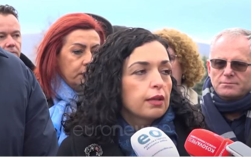 “28 Nëntori na kujton çmimin e lartë të lirisë”, Vjosa Osmani homazhe Adem Jasharit