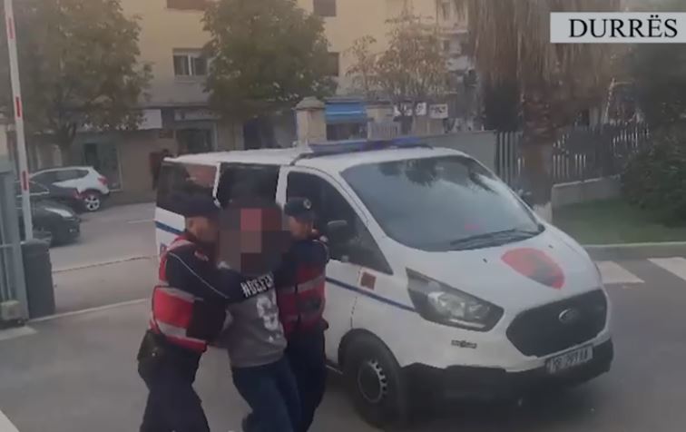 EMRI| Vidhte në 3 lagje të ndryshme të Durrësit, arrestohet autori 32-vjeçar