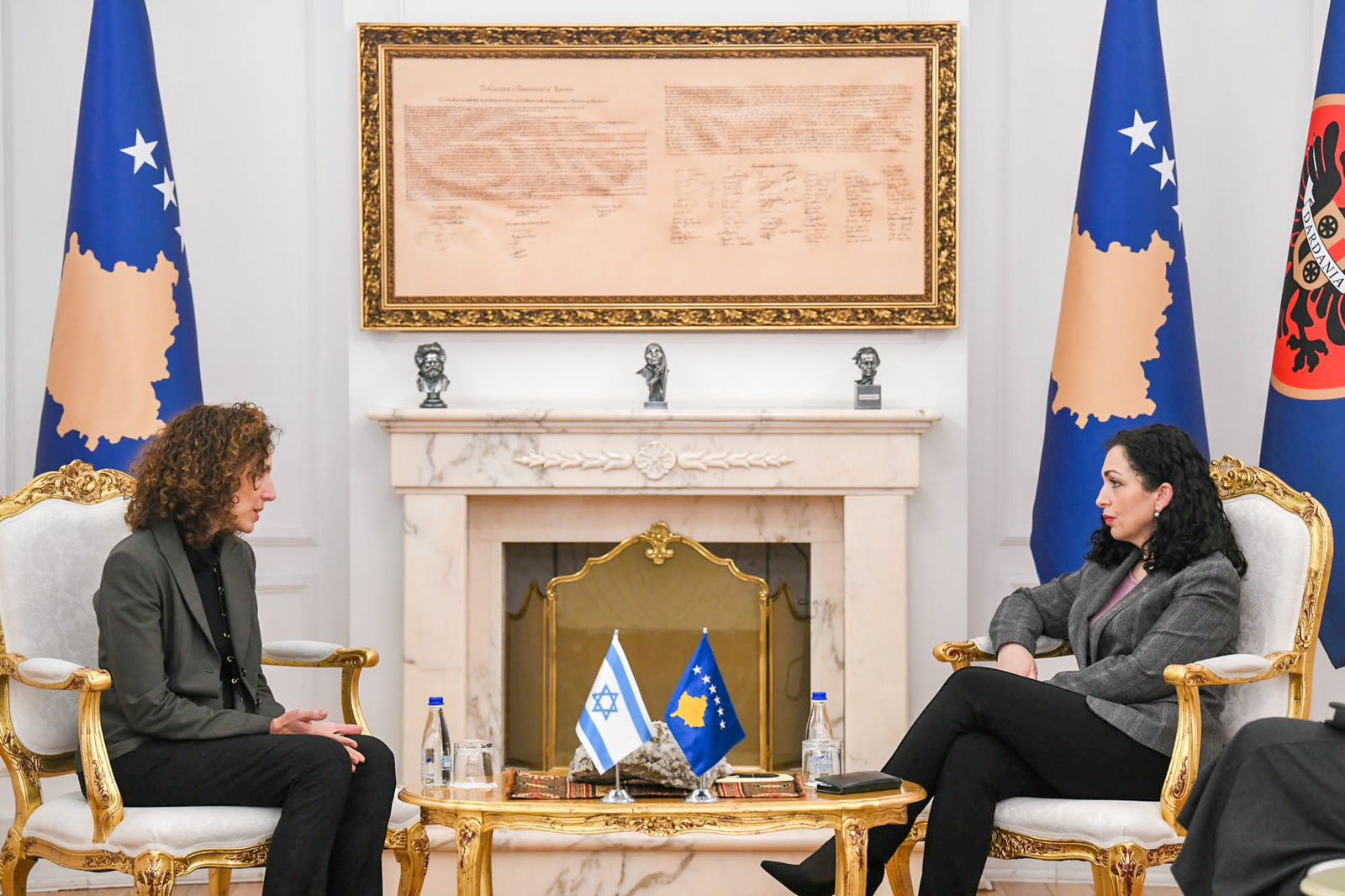“Izraeli heq vizat për Kosovën”, Presidentja Osmani: Marrëveshja u arrit