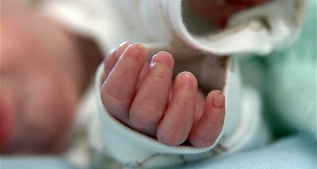 4 kg e 400 gram, vjen në jetë fëmija i parë për vitin 2024 në Elbasan