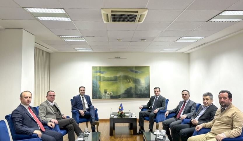 Liderët e partive shqiptare të Maqedonisë së Veriut priten nga Kurti në Prishtinë
