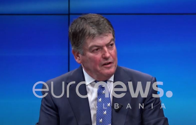 Ish-presidenti Topi: Vuçiç do ndalojë. Kosova duhet të ndjekë këshillat e SHBA