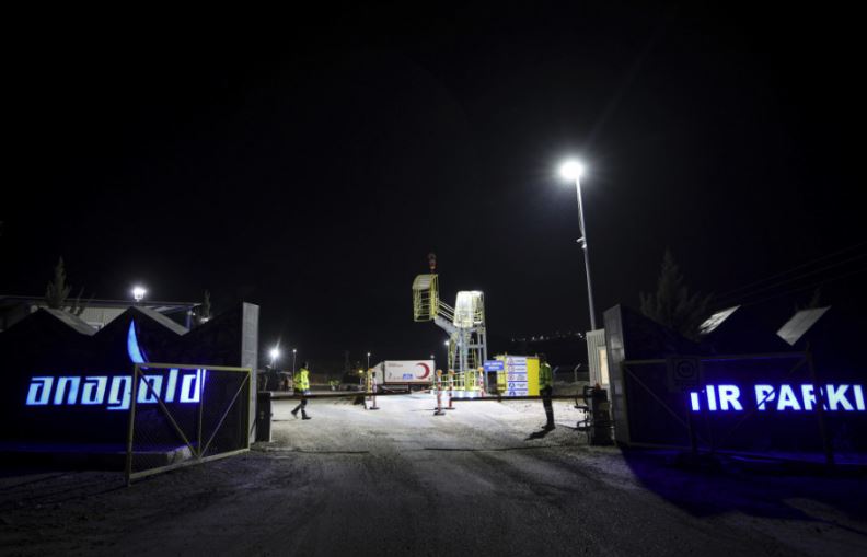 Rrëshqitje dheu në një minierë ari në Turqi, disa të vdekur