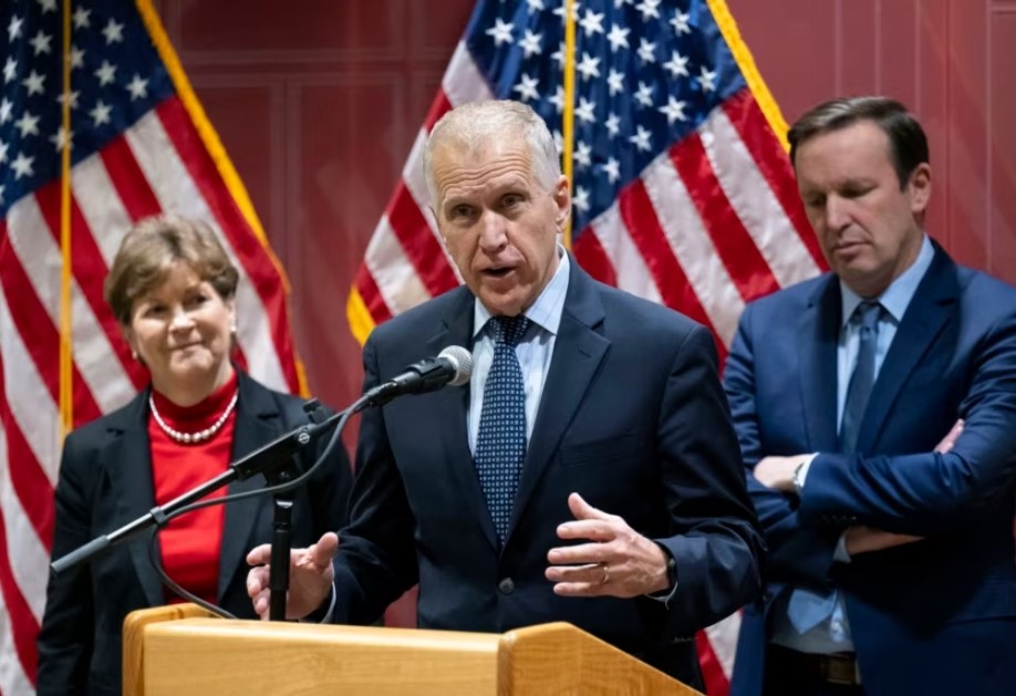 Qeveria hungareze refuzon të takohet me senatorët amerikanë