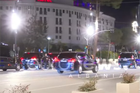 Dhjetëra makina Policie| Blinken mbyll vizitën në Tiranë, largohet drejt Rinasit