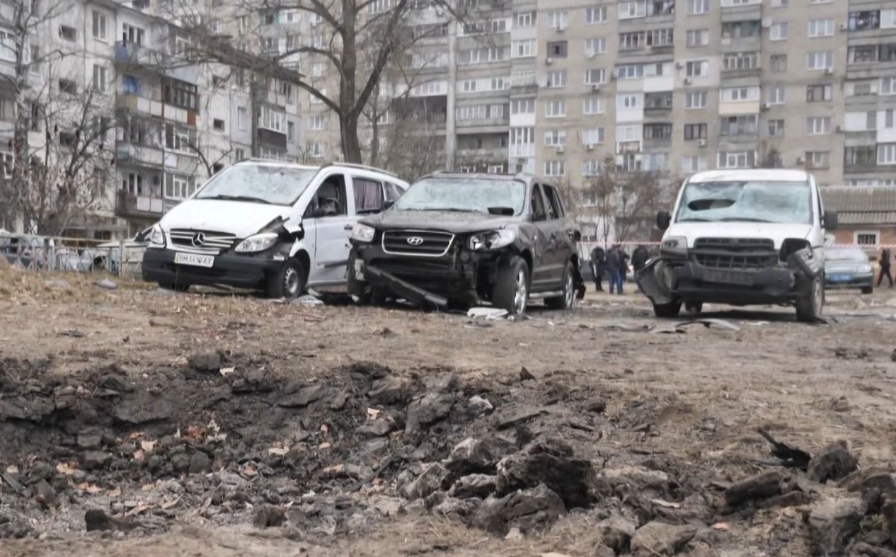 Rusia bombardon 7 qytete, ushtria ukrainase sulmon me dron depon e karburanteve