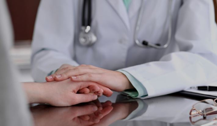 Mbi 77% e pacientëve gënjejnë kur shkojnë te mjeku, për simptomat, dhimbjet…