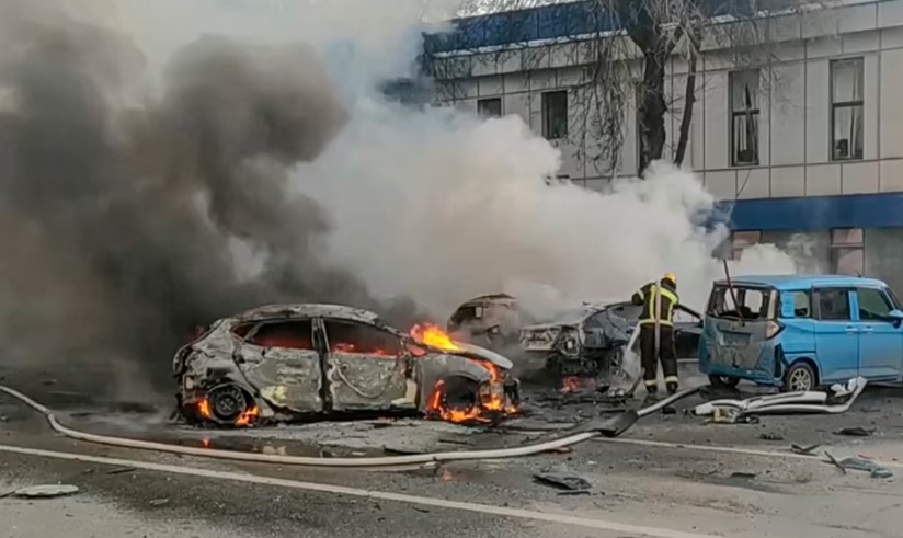 Shpërthim dhe zjarr në një depo nafte në Belgorod të Rusisë