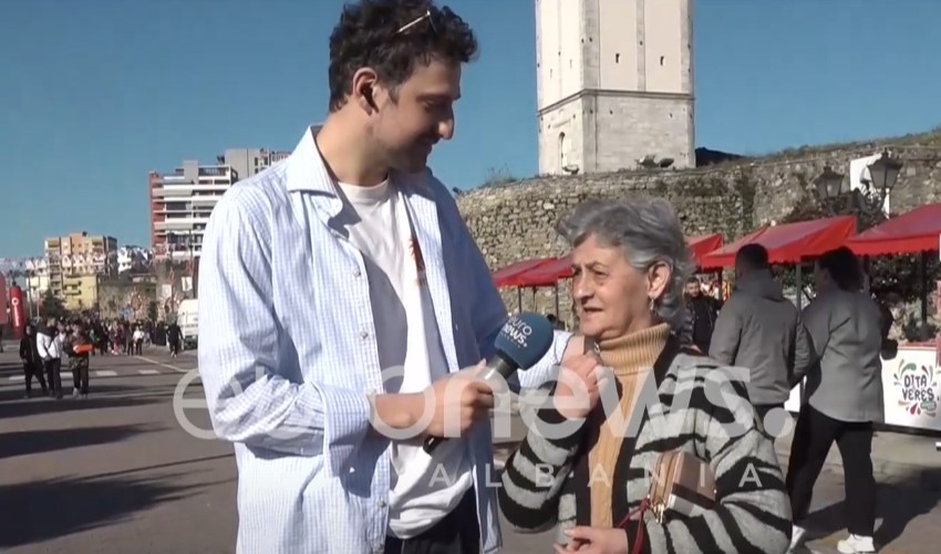 Nëna nga Elbasani: Laj fytyrën me ujin që ziej vezët që të jem e freskët