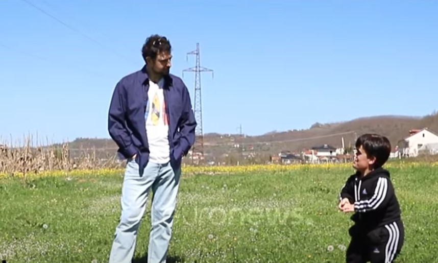 Rrëfimi i 39-vjeçares me nanizëm: Nuk dua të bëjë fëmijë, që ata të mos jenë si unë”
