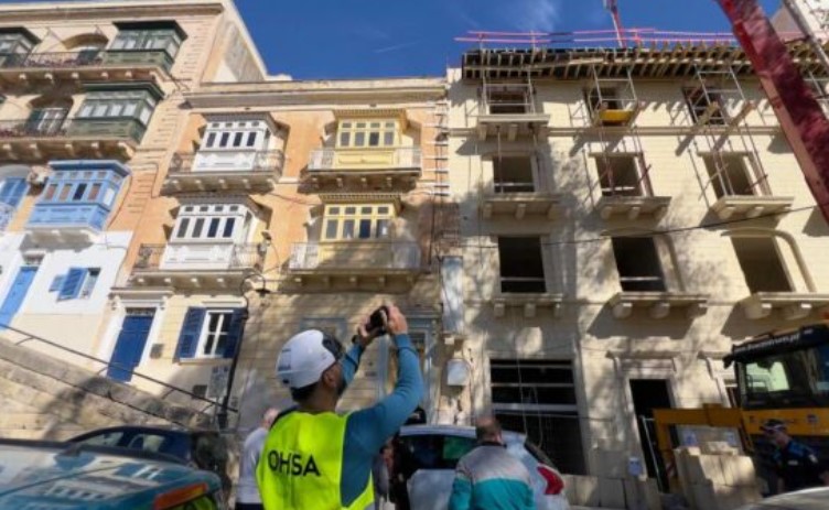 Aksident në Maltë  dy shqiptarë bien nga kati i tretë pasi shembet çatia