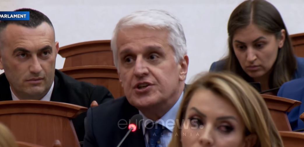 “Do qëndroni në institucione apo do bëni revolucion”? Majko-PD: Jeni jashtë sistemit