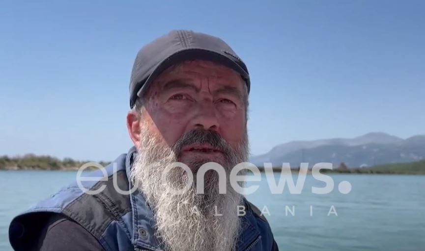 Kur pasioni kthehet në profesion, peshkatari që u kthye në guidë për turistët