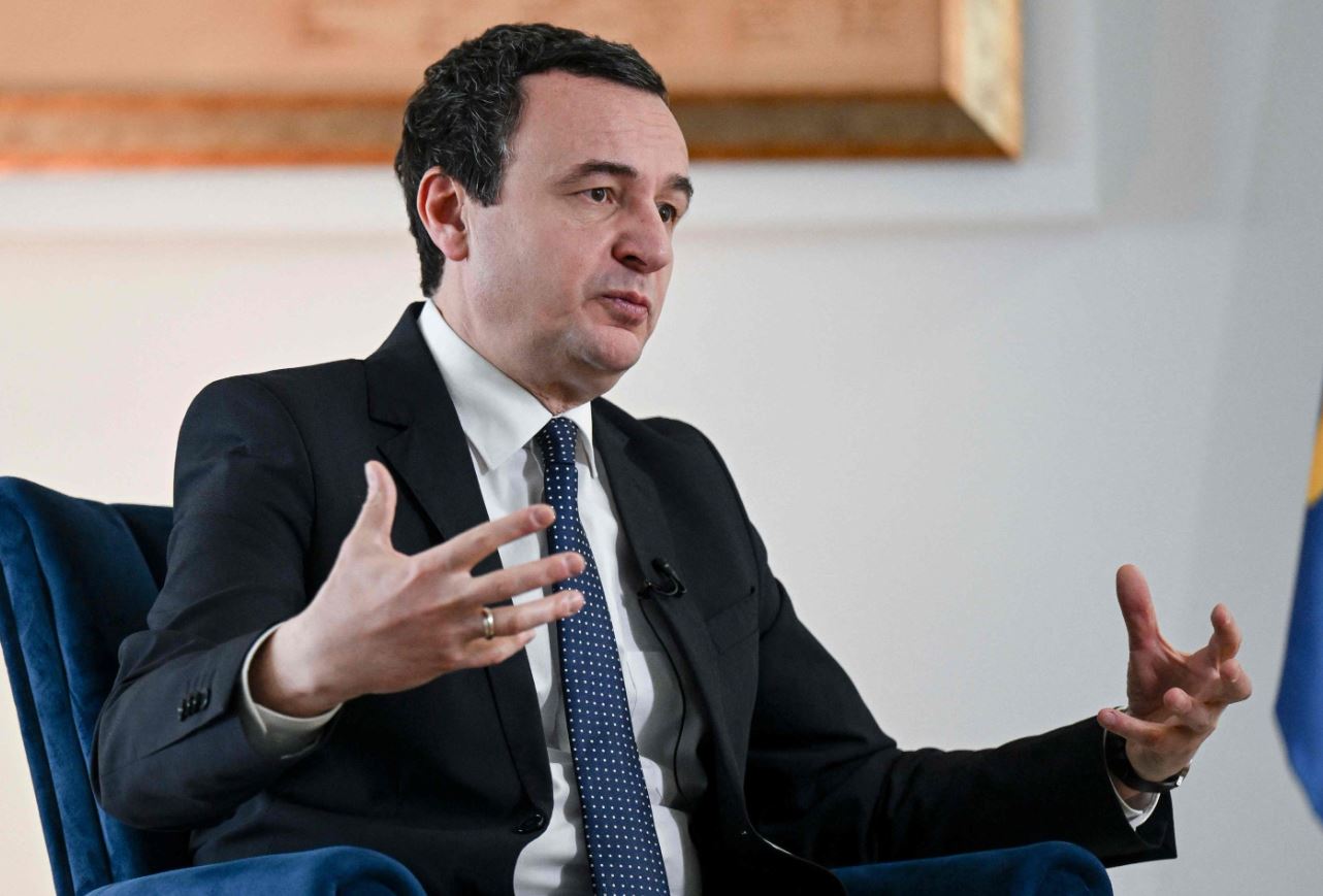 “Mjaft e mbrojtët Serbinë”- Kurti: Paguajmë përkëdheljen e Perëndimit për Beogradin