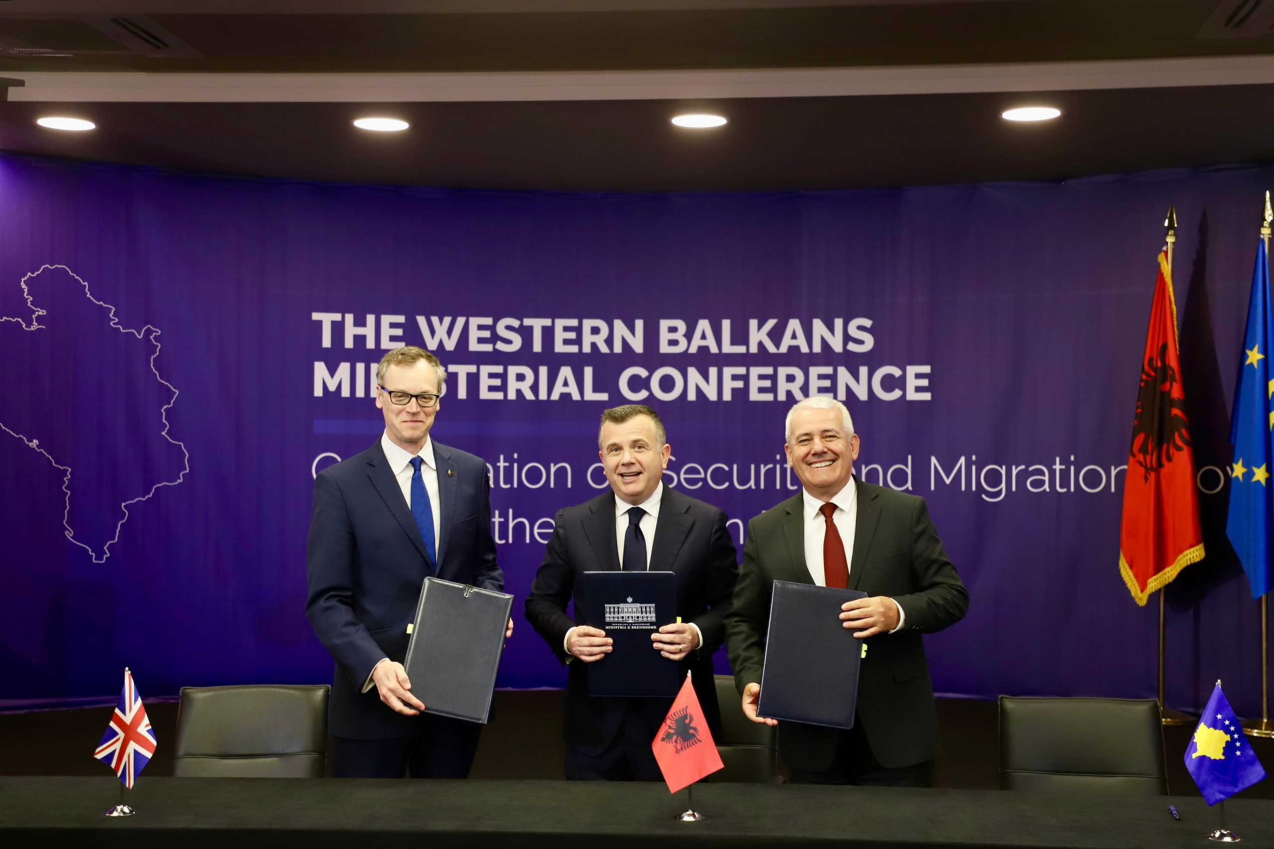 Shqipëria, Britania e Kosova deklaratë bashkëpunimi kundër migracionit të paligjshëm