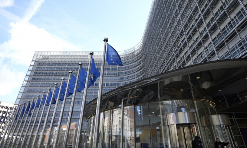 Sa para fitojnë deputetët e Parlamentit Evropian, bonuset dhe shpërblimet
