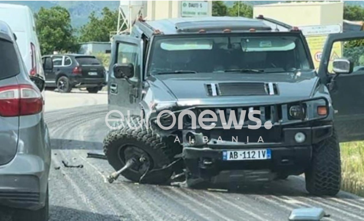 Aksident në Sarandë-Delvinë, përplasen dy makina, plagosen dy persona (EMRAT)