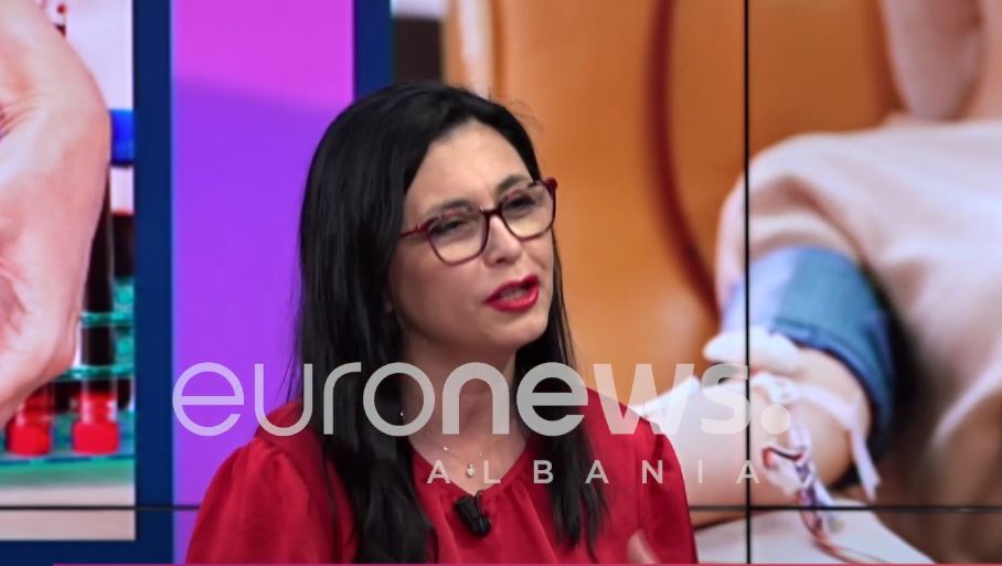 Mjekja hematologe: Meshkujt janë frikacakë, nuk shpohen për të dhuruar gjak