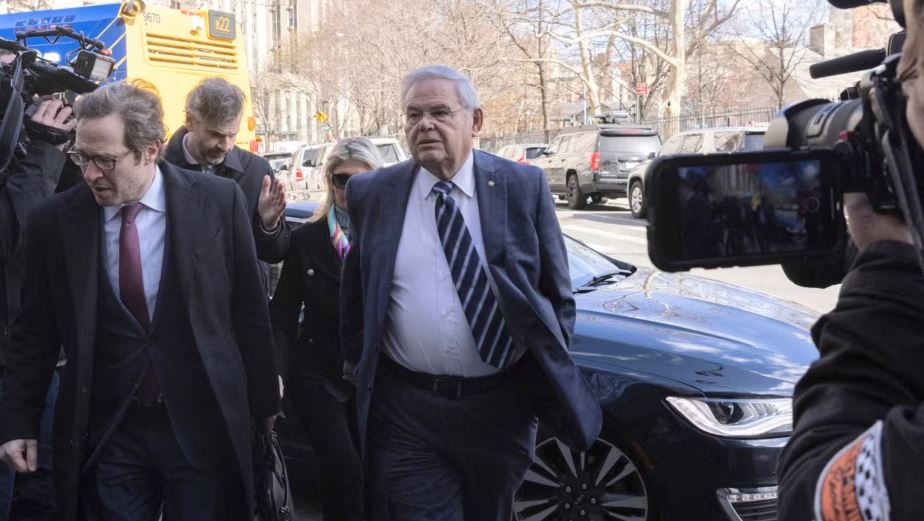 Akuzat për korrupsion, nis gjyqi ndaj senatorit amerikan Bob Menendez 