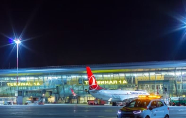 Pas një sulmi me dronë, mbyllen përkohësisht dy aeroporte në një rajon rus