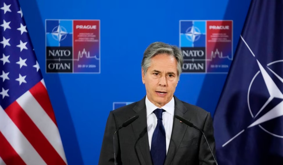 Blinken: SHBA i miratoi Ukrainës përdorimin e armëve amerikane brenda Rusisë