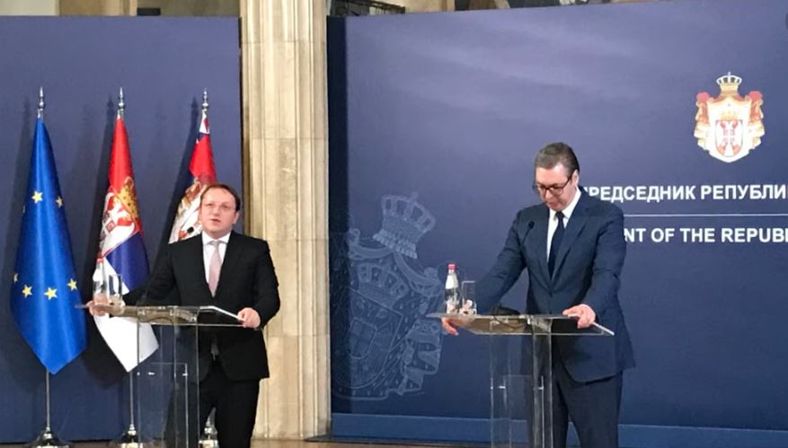 Varhelyi: Serbia të harmonizojë politikën me BE, anëtarësimi i mundshëm në 5 vite