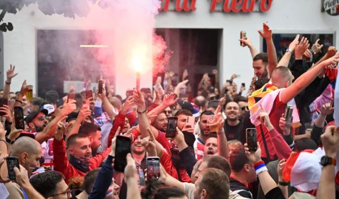 UEFA nis ‘procedura disiplinore’ ndaj Serbisë pas përplasjes me Anglinë