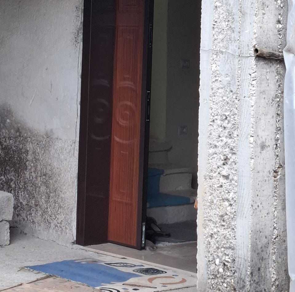 Gjendet i pajetë brenda banesës një 67-vjeçar në Gjirokastër, jetonte i vetëm