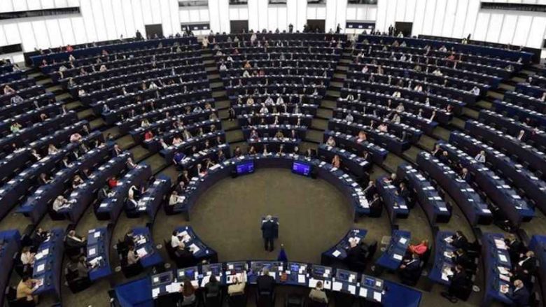 Projeksioni i parë| Si pritet të ndahen vendet në Parlamentin Europian, kush kryeson