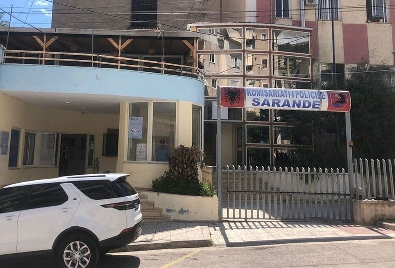 Plagoset me thikë një shtetas në Sarandë, arrestohet 41-vjeçari