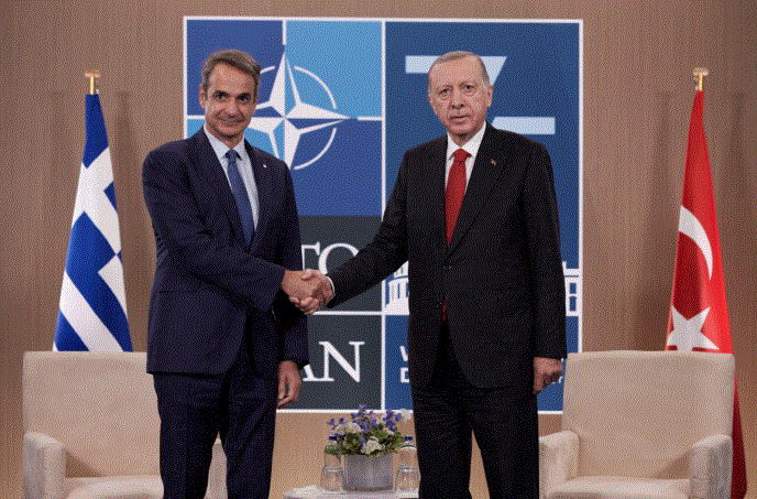 Takimi Erdogan-Mitsotakis në samitin e NATO-s, çfarë u diskutua mes dy liderëve