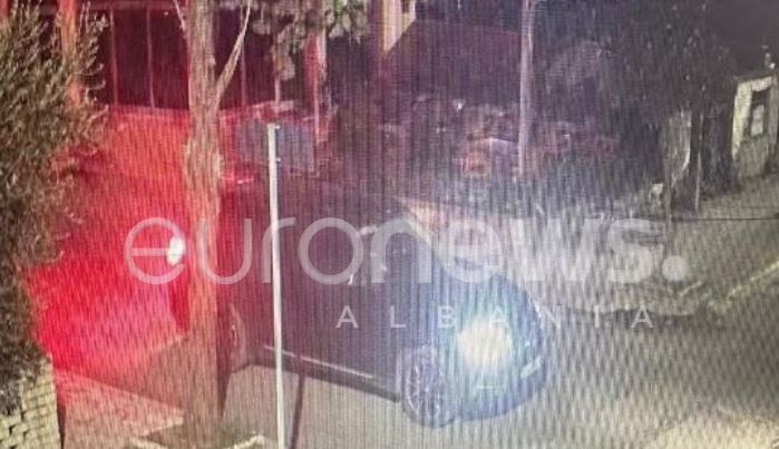 Euronews siguron foton e makinës së atentatorëve, momenti para masakrës në Memaliaj