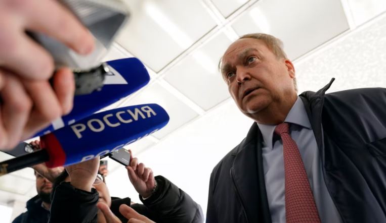 Ambasadori rus në SHBA largohet nga detyra