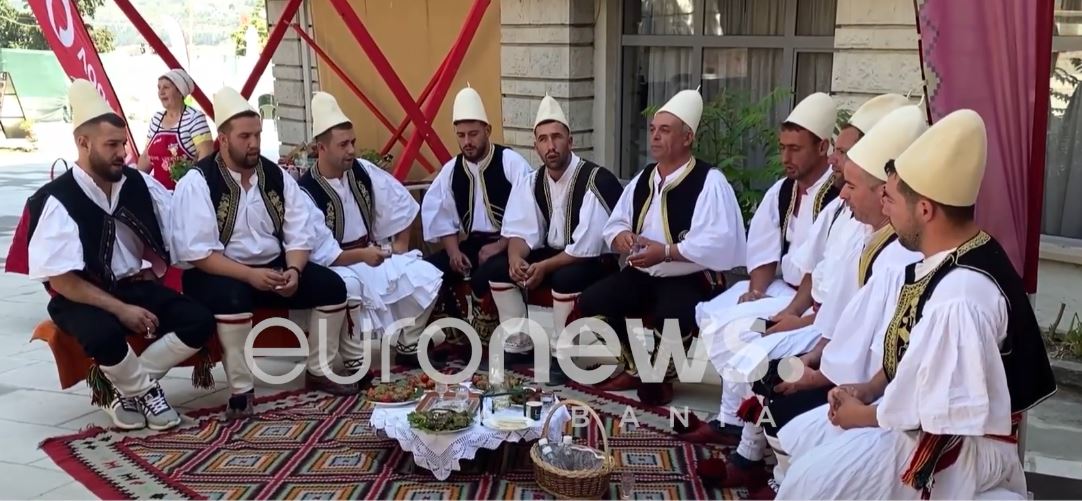 Tradita tërheq turistët, të huajt interesohen për vlerat kulturore në Gjirokastër