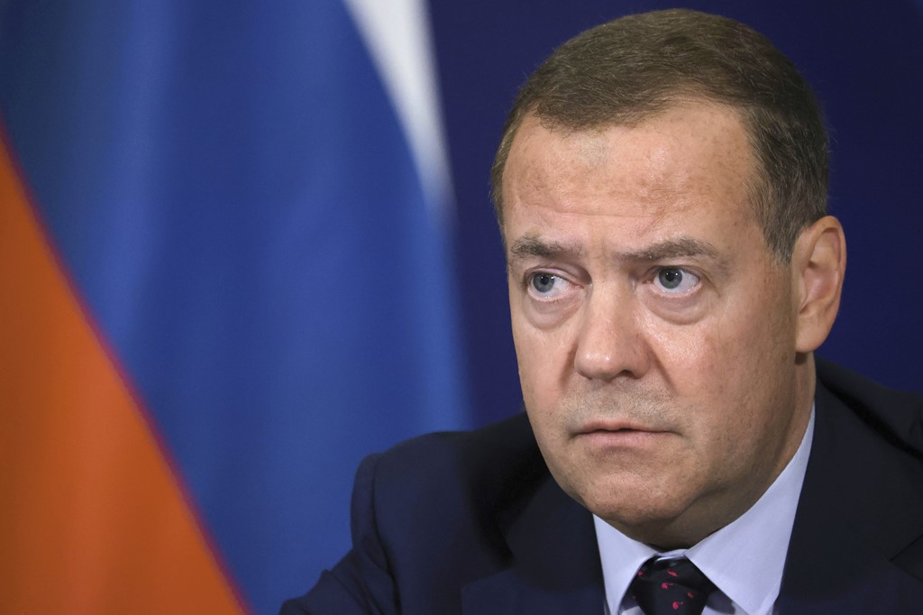 Ish-Presidenti i Rusisë kërcënon: Moska duhet të synojë zhdukjen e Ukrainës e NATO-s