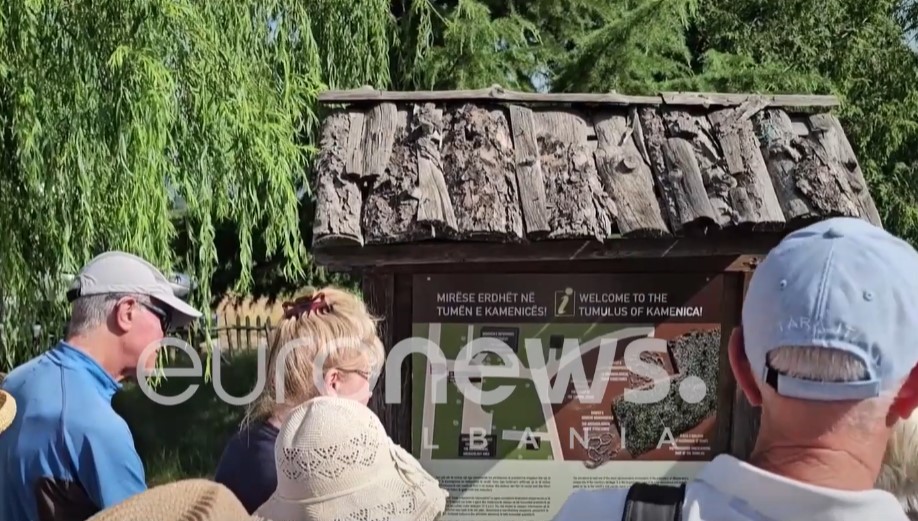 Korça thith turistët, të mrekulluar nga tuma e Kamenicës