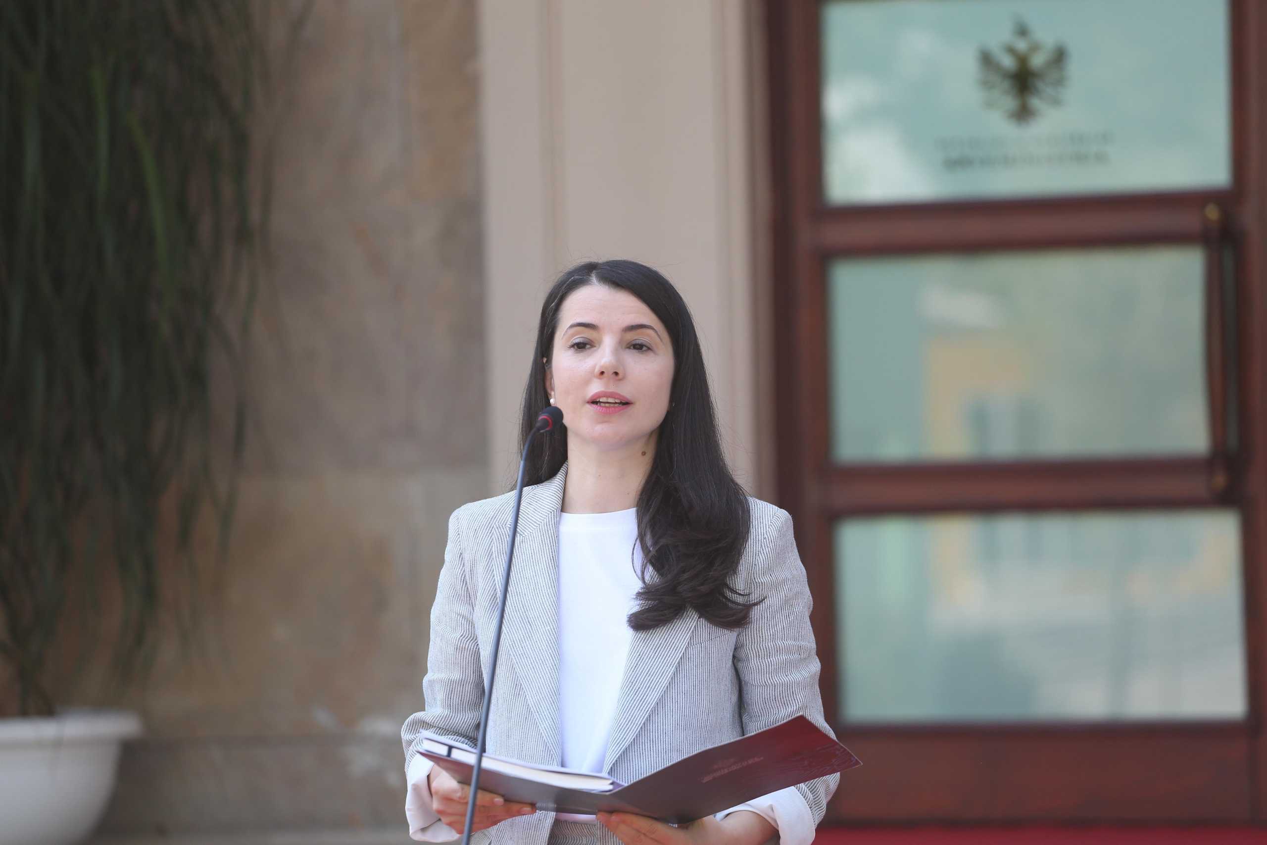 Hyn në fuqi orari fleksibël i punës për administartën publike, rregullat e reja
