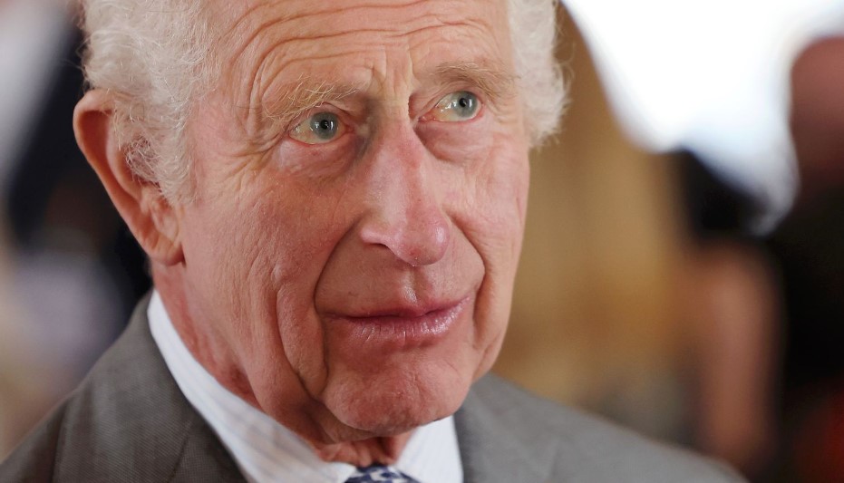 Mbreti Charles kërkon përditësime të shpeshta për trazirat në Britani