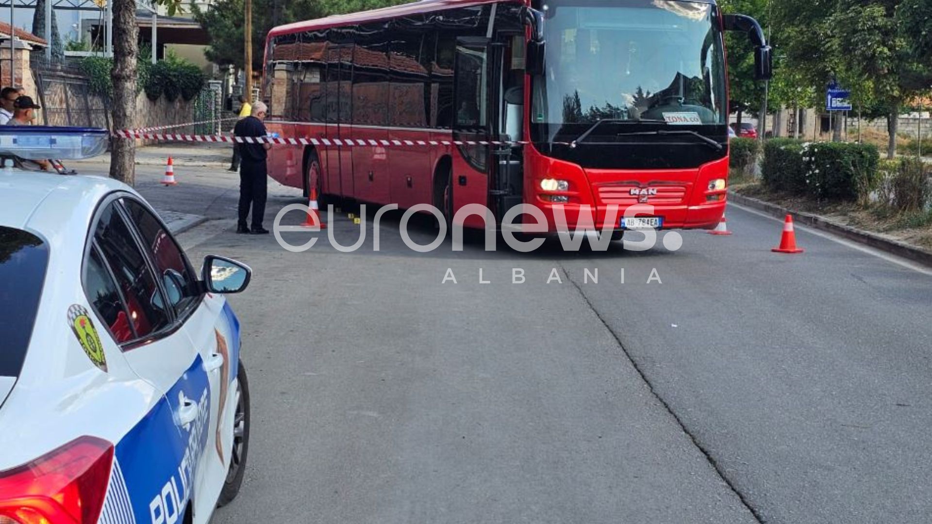Autobusi përplas këmbësoren në Korçë