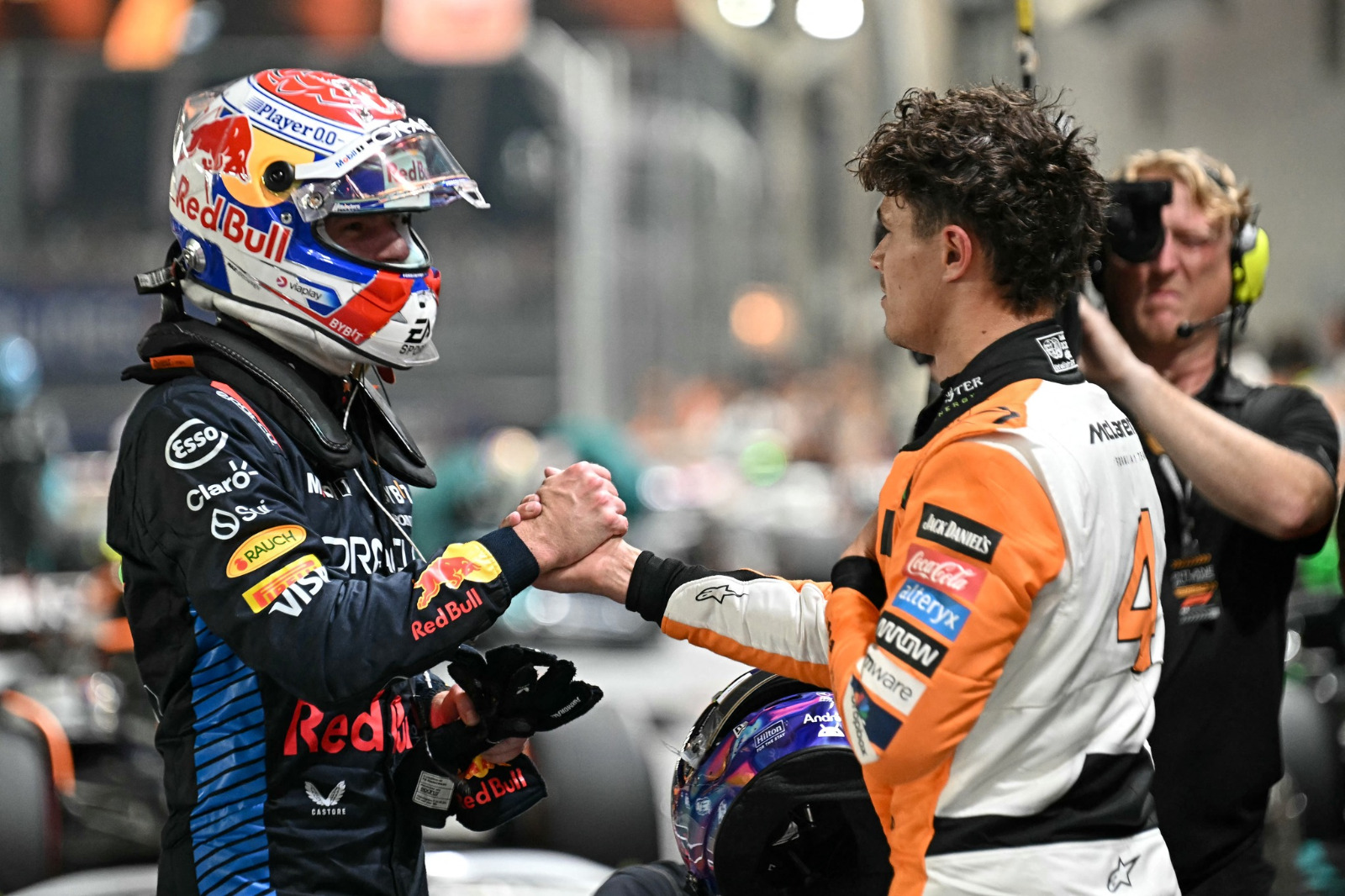 Norris mundi Verstappen për “pole position” në “Singapore GP”