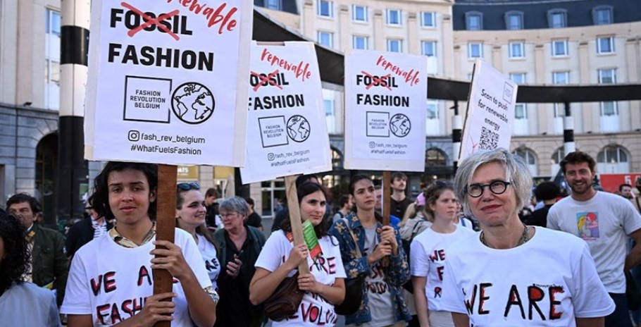 Bruksel/ “Brezat e ardhshëm do ta paguajnë”, qindra aktivistë protestojnë për klimën