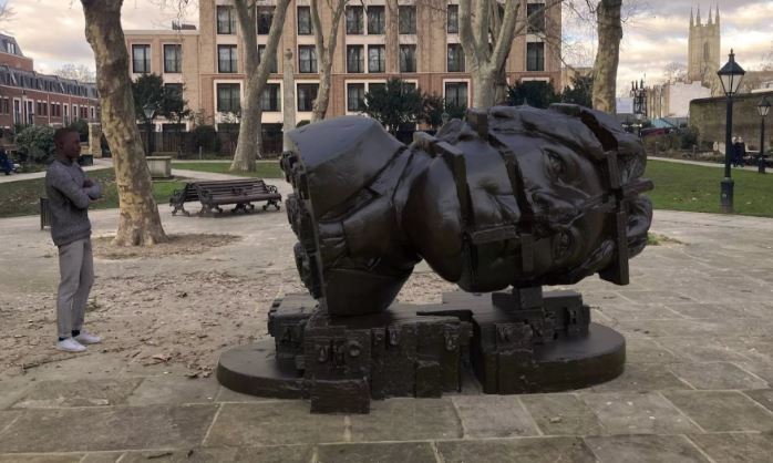 “E frikshme dhe e papranueshme”, statuja e re e Oscar Wilde “dënohet” nga nipi i tij