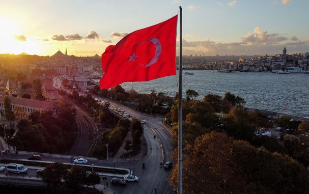 Bloomberg: Turqia kërkon t’i bashkohet BRICS-it, kërkon aleanca përtej Perëndimit