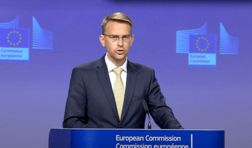 Stano: Mirëpresim thirrjet e Vuçiç për kthimin e serbëve në institucionet e Kosovës